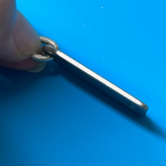 🖤Coach Satin silvertone metal pendant - Picture 4 of 9